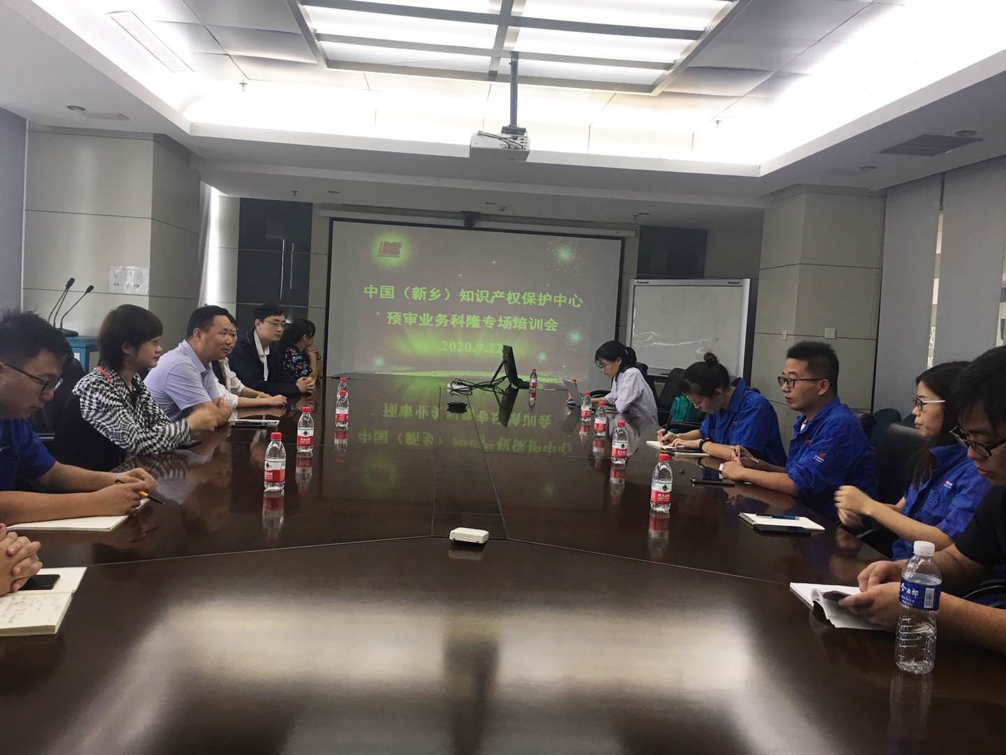 中国（新乡）知识产权保护中心到企业调研指导专利申报工作1.jpg