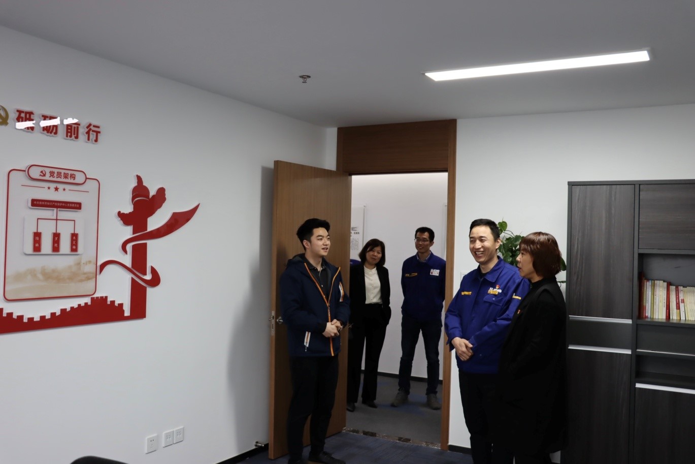 中国（徐州）知识产权保护中心加强党史引领 为企业解难题办实事1.jpg