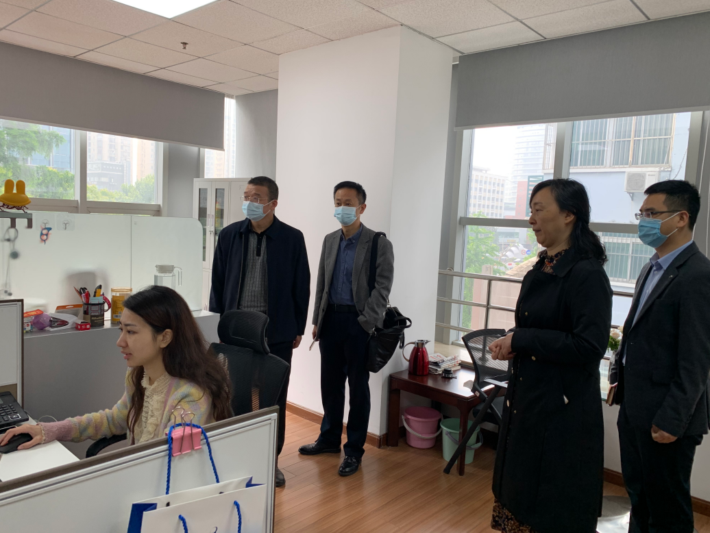 强化日常监督 推进党风廉政建设 ——武汉市纪委驻市场监管局纪检监察组来保护中心调研指导2.png