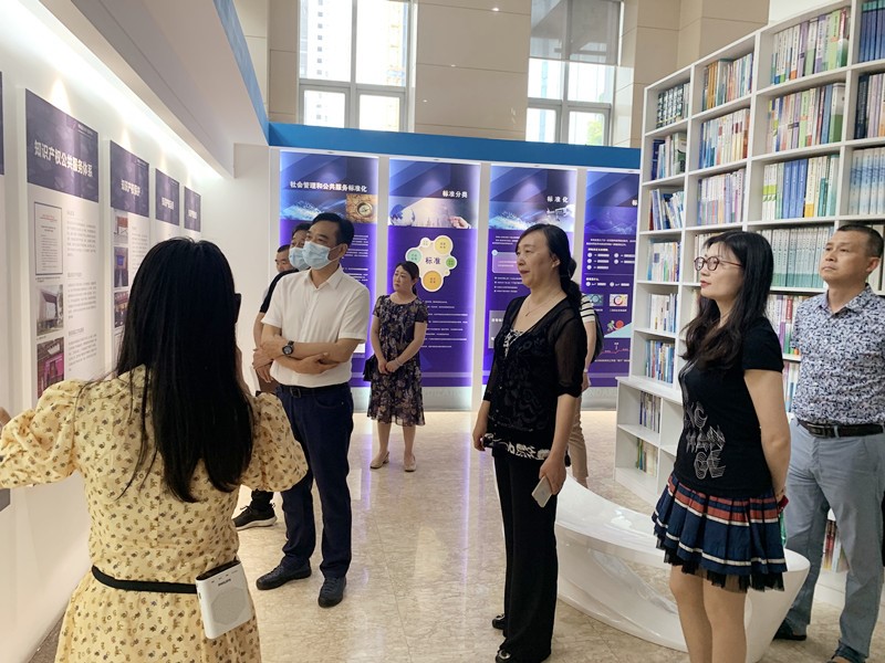 襄阳市市场监管局胡启敏副局长一行调研武汉保护中心2.jpg