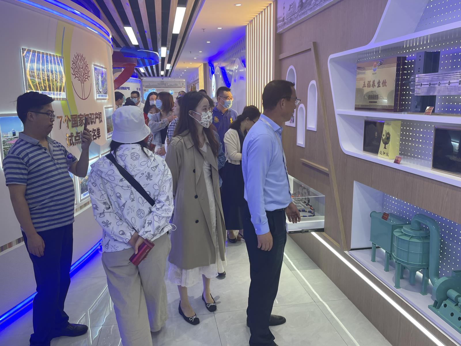 全国知识产权公共服务能力提升培训班一行来到中国（甘肃）知识产权保护中心开展现场参观教学活动3.jpg