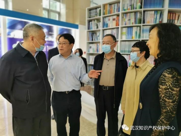 国家知识产权局专利局副局长徐聪一行莅临武汉保护中心考察调研1.jpg